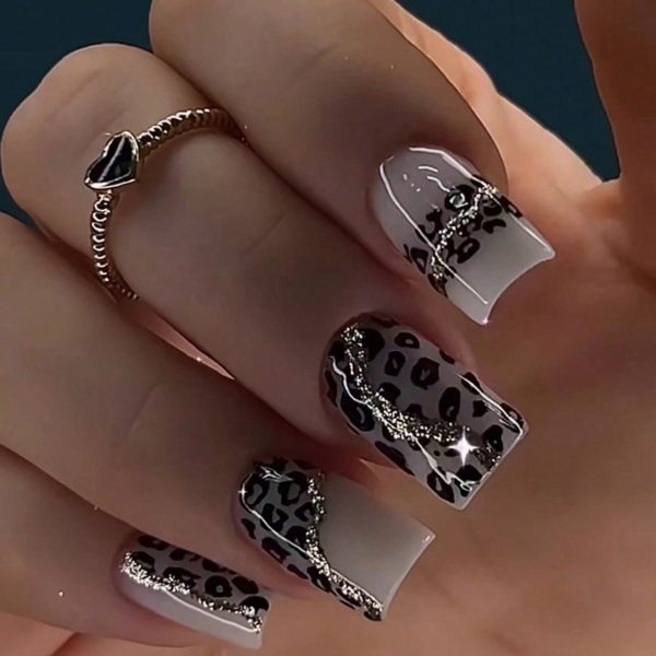 24 Pieces of Gray Leopard Print Spliced Wearable Nail for Autumn and Winter, High-end Nail Art, Fake Nail, Short Square Wearable Nail Piece